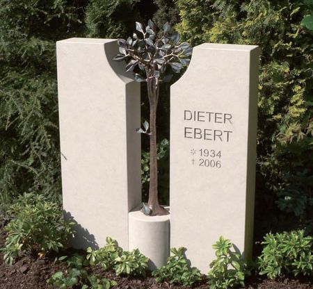 Grabstein mit dem Lebensbaum