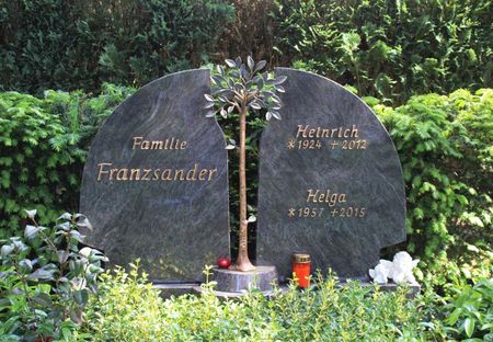 Grabstein mit dem Lebensbaum