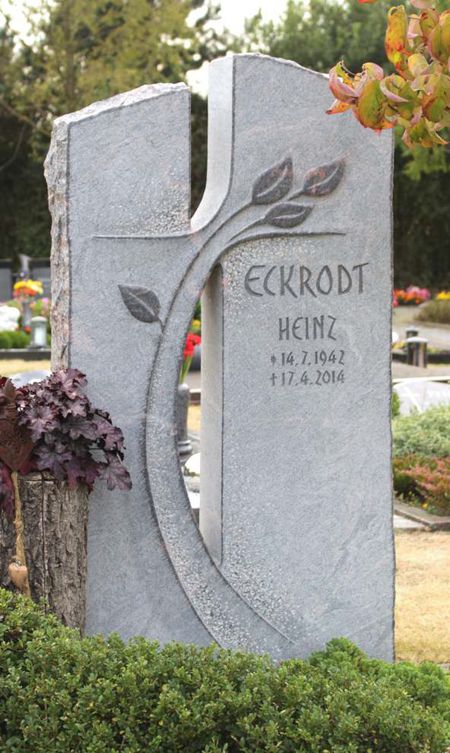 Grabstein mit Kreuz