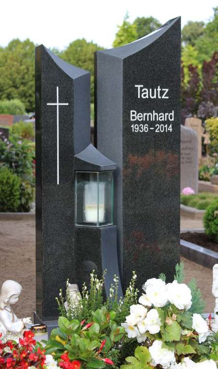 Grabstein mit Kreuz