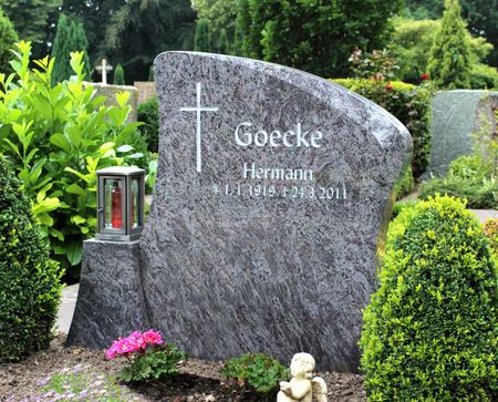 Grabstein mit Kreuz