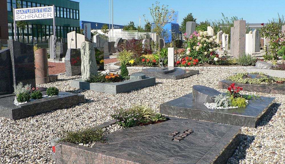 Ausstellungsfläche in Münster bietet Ihnen eine vielfältige Auswahl an Grabsteinen und Mustern.